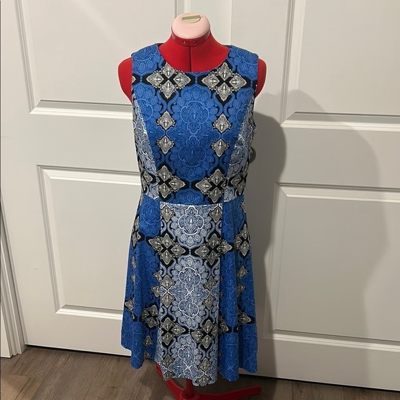 Maggy London Blue and Black Patterned Sleeveless Fit and Flare Dress Size 10 - Picture 1 of 14
